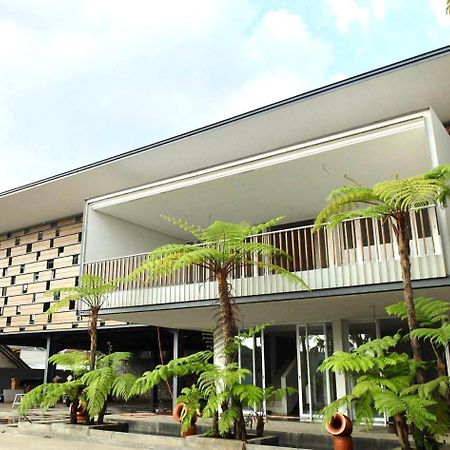 Proven Living Hotel Bandung Exterior photo
